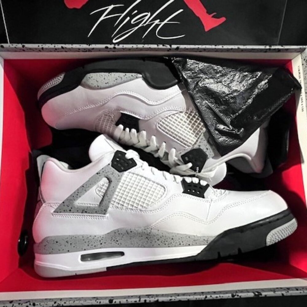 Air Jordan Retro OG White/Fire Red-Black-Tech Grey